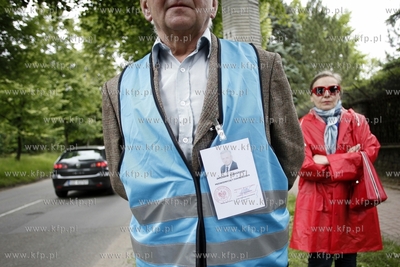 Gdansk. Ul. Polanki. Pikieta czlonkow Klubu Gazety...