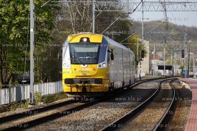 Gdansk Orunia. Przejazd kolejowy miedzy ul. Goscinna...