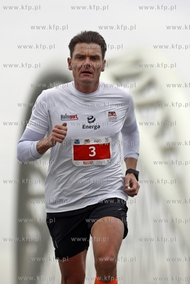Polmaraton Gdanski. Nz. Adam Korol. 26.10.2014 fot....