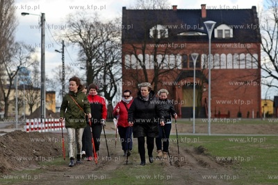 Gdańsk Letnica. Zajęcia z Nordic Walking dla mieszkanek...