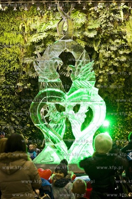 Galeria Przymorze. Pokaz rzeźbienia w lodzie połączony...