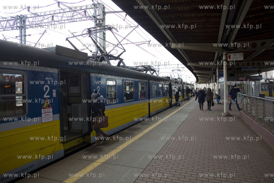 Peron kolejki SKM Gdynia Główna. 24.02.2017 fot....