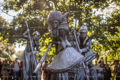 FETA.Teatr Akt "Fu-Turyści" - parada / Polska, Warszawa.
14.07.2024
fot....