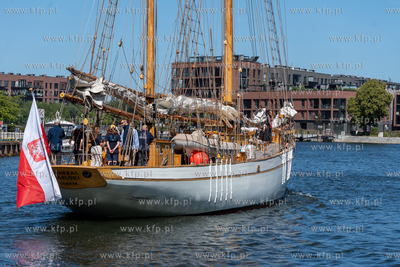 Żaglowiec Generał Zaruski wypłyną, w 101-dniową...