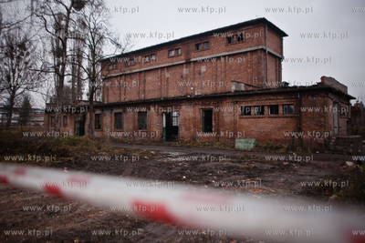 Kolejne budynki Stoczni Gdanskiej do wyburzenia .Tym...