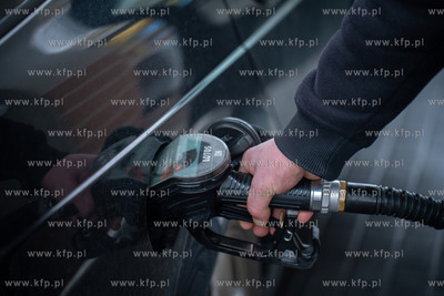 Stacja paliw LOTOS przy Alei Zwycięstwa. Obniżenie...