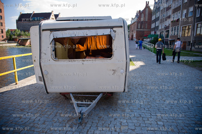 Gdansk. Nabrzeze Motlawy. Opuszczona, zdewastowana...
