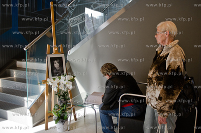 Gdynia. Infobox. Mieszkancy trojmiasta wpisuja sie...