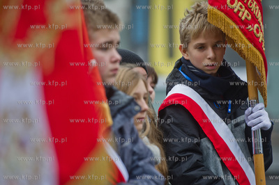 Gdansk. Wrzeszcz. Uroczyste zlozenia kwiatow pod pomnikiem...