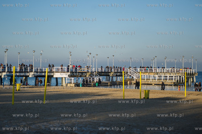 Gdansk. Mrozne, sloneczne, sobotnie popoludnie na plazy...