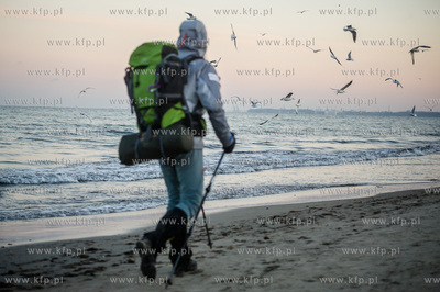 Sopot. Piaskiem w raka - charytatywny marsz brzegiem...
