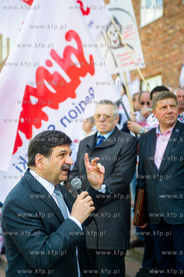 Gdansk. Urzad Marszalkowski. Pikieta przeciwko prywatyzacji...