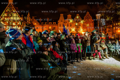 Gdansk. Zieleniec przy pomniku Jana Heweliusza. Widowisko...