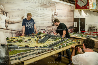 Montaż dioramy w historycznej Sali BHP Stoczni Gdańskiej,...