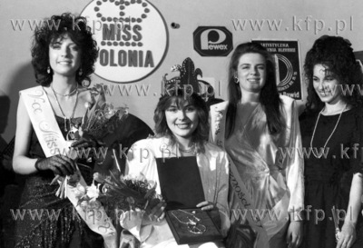 Finalistki Wyborow Miss Wybrzeza 1987 w gdanskim klubie...