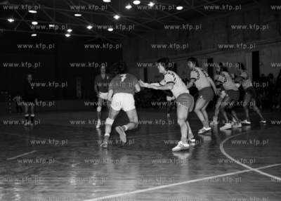 Mecz pilki recznej GKS Wybrzeze z Stal Mielec. Spotkanie...