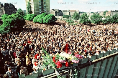 Strajk w Stoczni Gdanskiej im. Lenina Nz. mieszkancy...