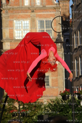 X Miedzynarodowy Festiwal Teatrow Plenerowych i Ulicznych...