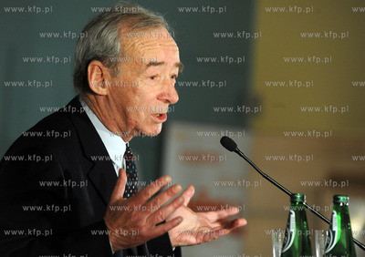 Gdansk. Konferencja W przededniu wielkiej zmiany. Okragly...