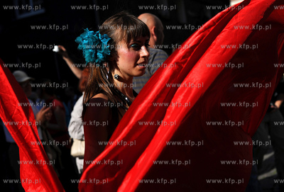 Gdansk. Parada karnawalowa grup kuglarskich z Trojmiasta...