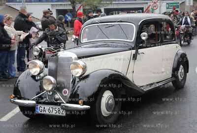 Gdynia. Parada z okazji 91 rocznicy odzyskania przez...