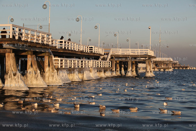 Sopot. Zima. Oblodzone molo 24.01.2010 fot. Jerzy Bartkowski...