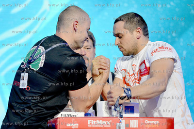 W ostatnim dniu odbywajacych sie w Hali Sportowo -...