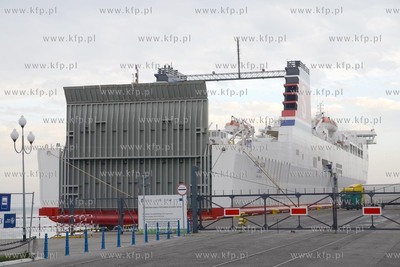 Prom towarowo - pasazerski Stena Alegra zacumowany...