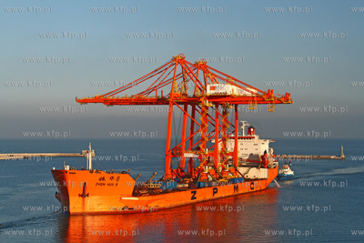 Nowe suwnice dla Baltyckiego Terminalu Kontenerowego...