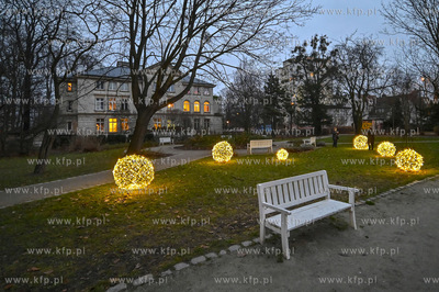 Sopot. Swiateczne iluminacje w Sopocie. 14.12.2020...