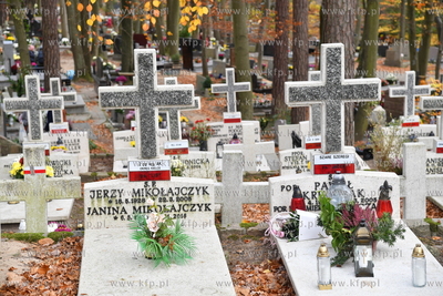 Sopot. Cmentarz komunalny. Modlitwa w kwaterze Armii...