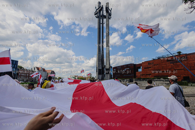 Gdańsk.  Marsz godności dla Białorusi.  Społeczna...