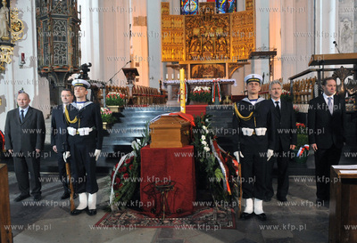 Bazylika Mariacka w Gdansku. Uroczystosci pogrzebowe...