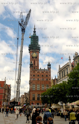 Gdansk. Trwaja prace remontowe Ratusza Glownomiejskiego....