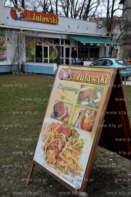 Gdansk, Wrzeszcz. Znany Bar Zulawski przy biurowcu...