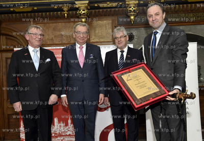 Gdańsk, Dwór Artusa. Noworoczna lampka szampana,...