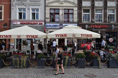 Gdańsk. Ul. Stągiewna na wyspie Spichrzów. Lokale...