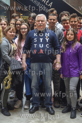Uczniowie ze szkoły w Kurowicach zwiedzający Eurpoejskie...
