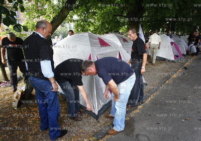 Sopot. Kilkudziesieciu zwiazkowcow ze stoczni Gdansk...