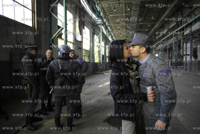 Stocznia Gdańsk. Zespol Big Cyc realizuje teledysk...