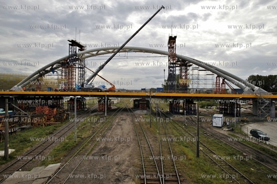 Montaz luku stanowiacego element nosny wiaduktu na...