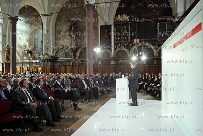 Gdansk. Dwor Artusa. Wyklad Guya Sormana i uroczystosc...