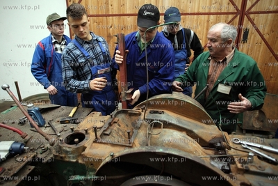 Uczniowie Zespolu Szkol Rolniczych w Rusocinie ( pod...