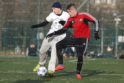 Gdansk Zaspa. Pilkarski turniej dzikich druzyn Do przerwy...