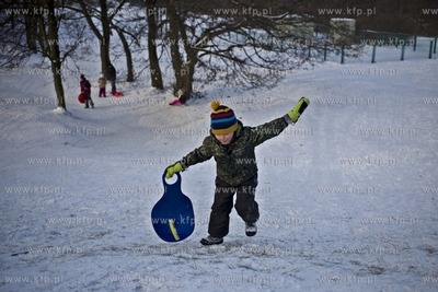 Saneczkarze opanowali górkę w Parku Ronalda Reagana.
08.01.2017
fot....