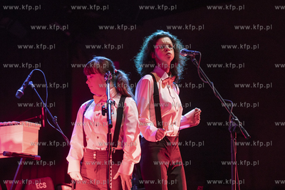 Festiwal Świat Mało Znany. Koncert zespołu Caritas...
