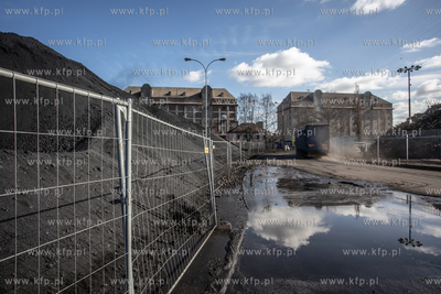 Nowy Port. Hałda koksu porafineryjnego.
23.03.2021
fot....