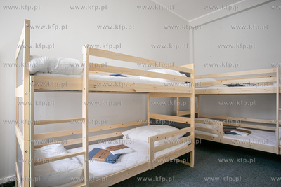 Przekazanie łóżek na wyposażenie zbiorowego punktu...