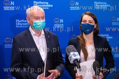 Gdańsk, briefing prasowy posłanki na Sejm RP Agnieszki...