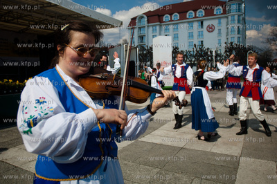 Sopot. Skwer Kuracyjny. Pola Nadziei na Pomorzu - wielka...